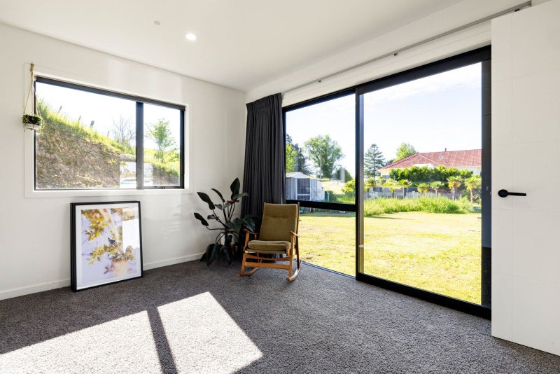 22C Deseret Road, Temple View, Hamilton - Carousel 38