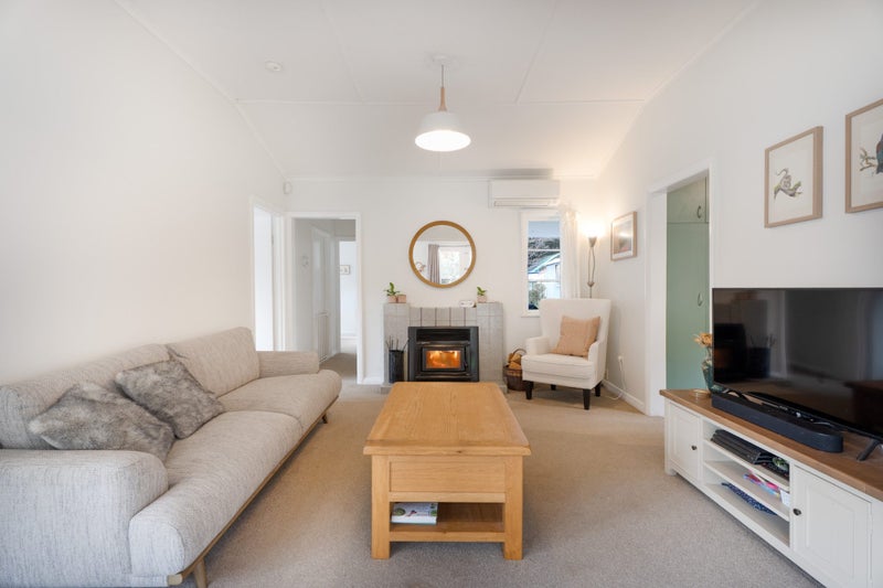 35 Elmslie Road, Pinehaven, Upper Hutt - Carousel 2