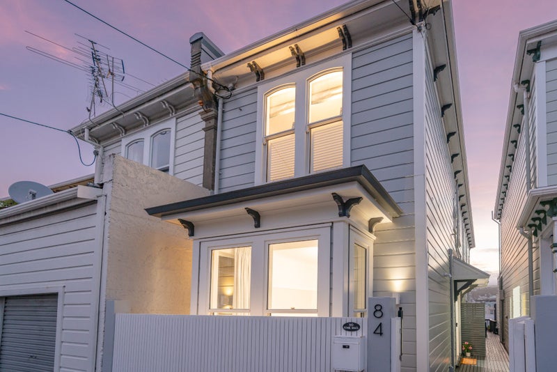84 Roxburgh Street, Mount Victoria, Wellington - Carousel 30
