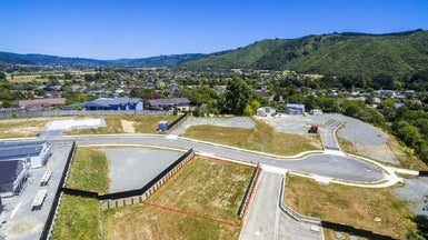 10 Rewarewa Way, Timberlea, Upper Hutt - Carousel 1