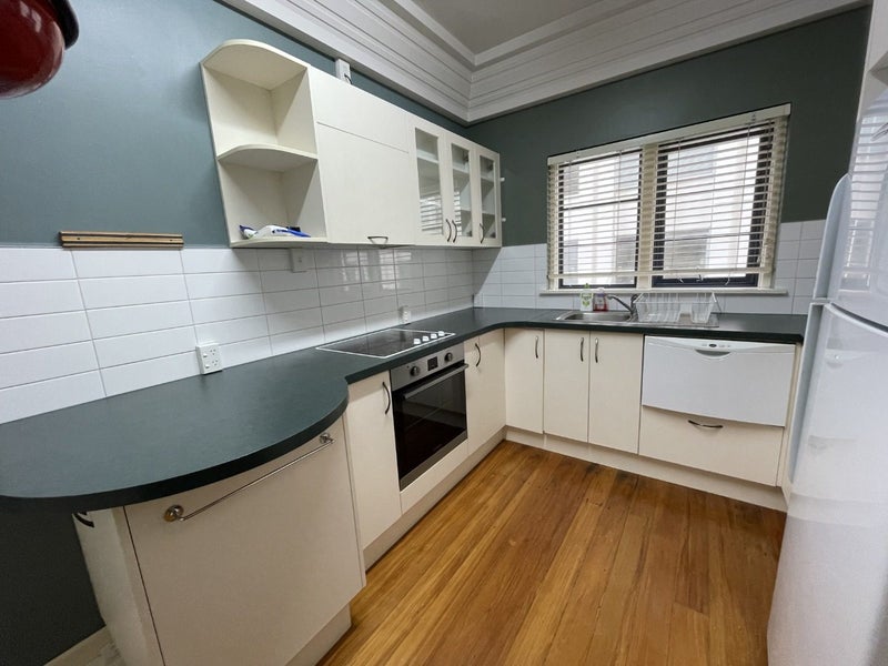 11/127 Molesworth Street, Thorndon, Wellington - Carousel 2