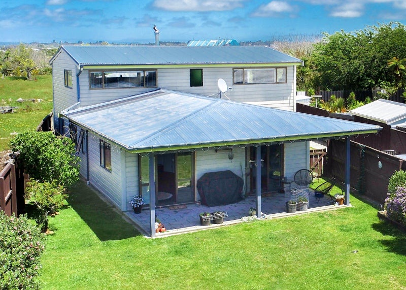 16 Coates Street, Westport, Westport - Carousel 1