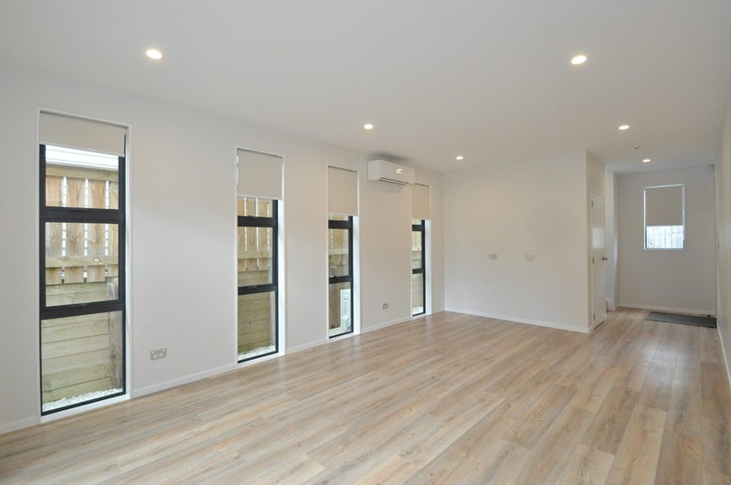 28B Rotoma Rise, Clover Park, Auckland - Carousel 2