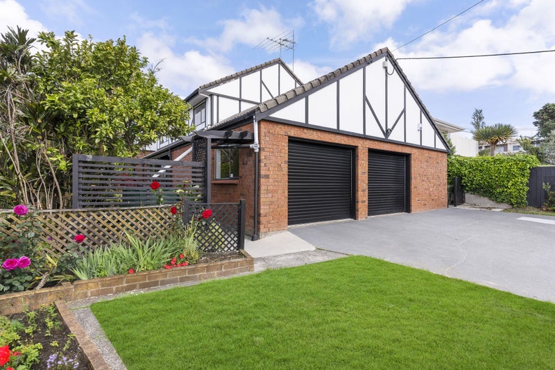 1/877 Beach Road, Waiake, Auckland - Carousel 2