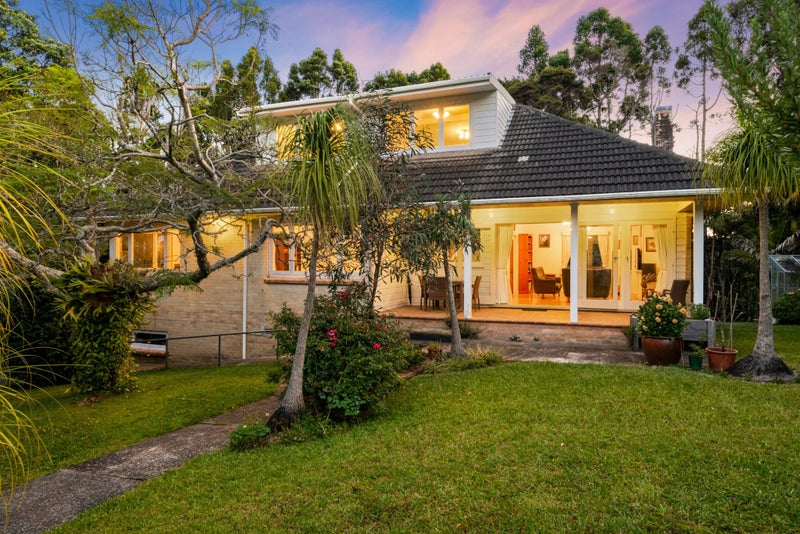 218 Onewa Road, Birkenhead, North Shore City - Carousel 23