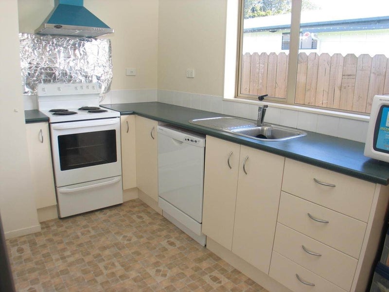 8 Serenity Place, Otara, Auckland - Carousel 5