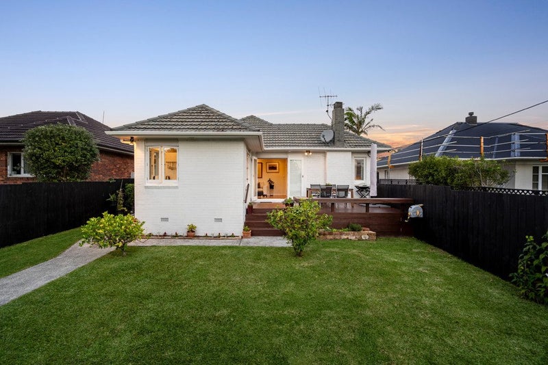 1/58 Eversleigh Road, Belmont, Auckland - Carousel 1