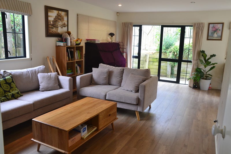 1/5 Arirang Rise, Pinehill, Auckland - Carousel 2