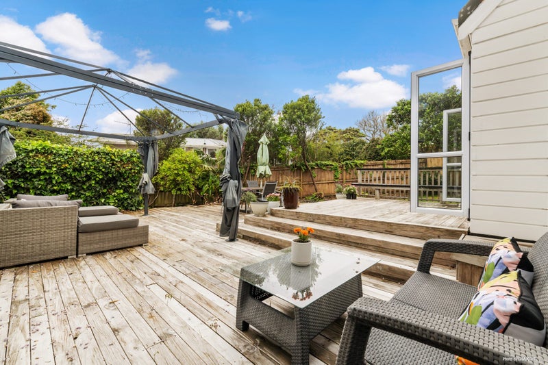 10 Diosma Place, Botany Downs, Auckland - Carousel 2
