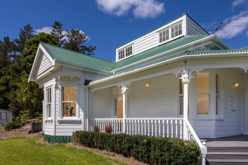 24 Mudgeways Road, Massey, Auckland - Carousel 1