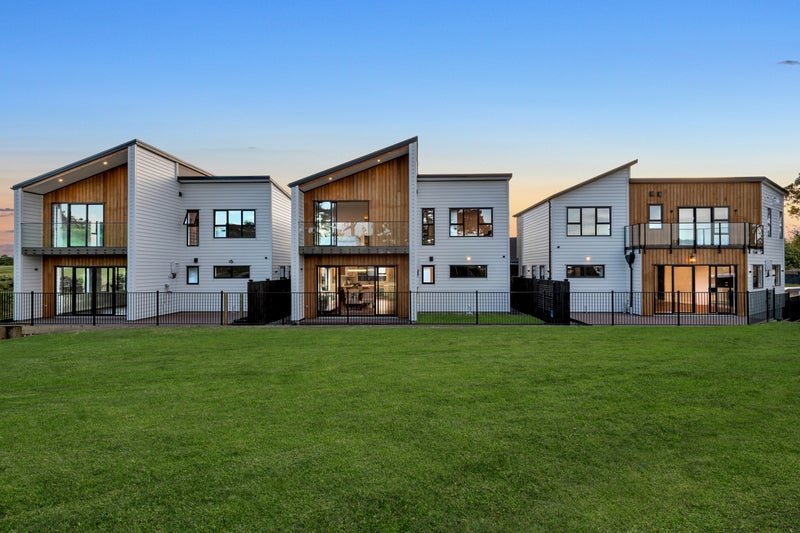 21B KENWICK Place, Burswood, Auckland - Carousel 2