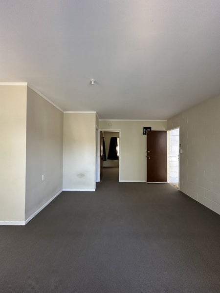 42A Don Croot Street, Morningside, Auckland - Carousel 2