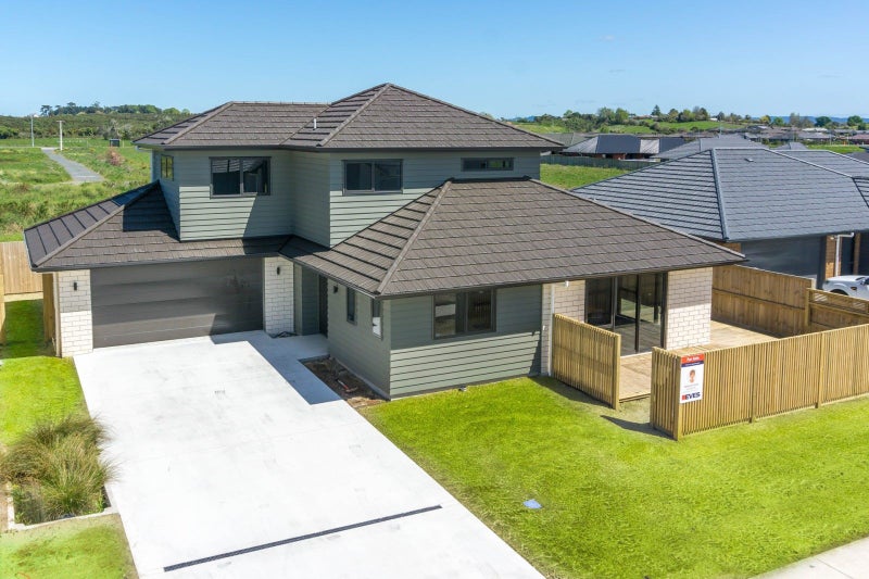 10 Tekapo Road, Baverstock, Hamilton - Carousel 1