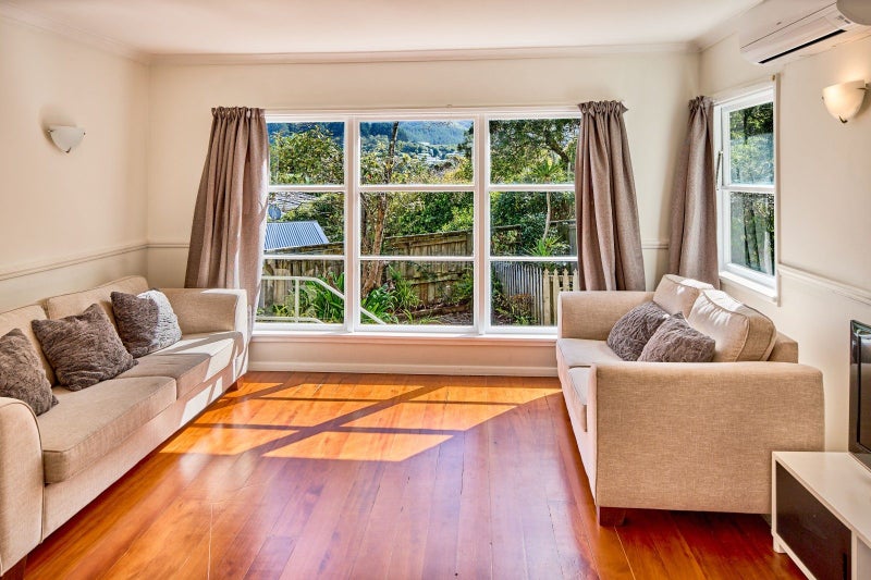 6 Matai Street, Tawa, Wellington - Carousel 2