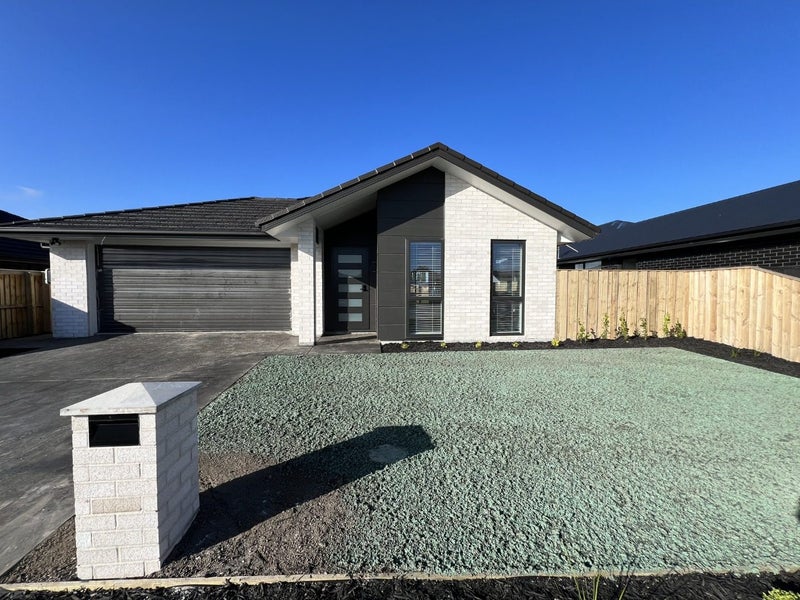 32 Blue Jacket Drive, Halswell, Christchurch - Carousel 2