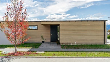 2 Stackbrae Avenue, Wanaka - Carousel 1