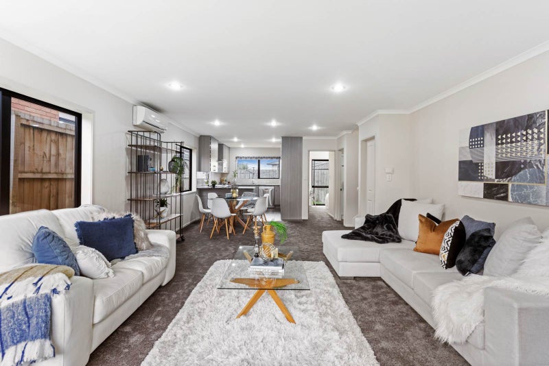 2 Staten Place, Mangere, Auckland - Carousel 1