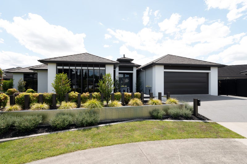 8 Sentinel Court, Flagstaff, Hamilton - Carousel 1