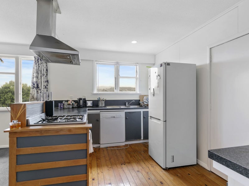 52 Raukawa Street, Strathmore Park, Wellington - Carousel 2