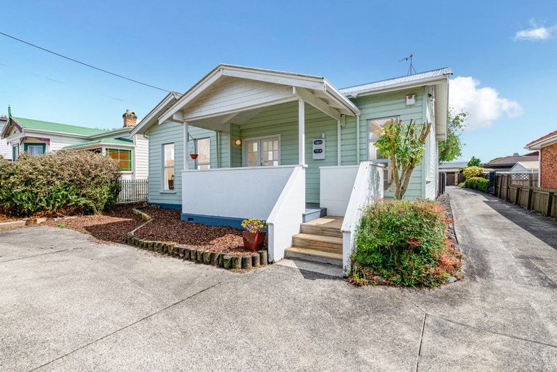 71 Hutchinson Avenue, New Lynn, Auckland - Carousel 2