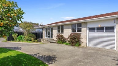 1/15 PERCY CAMERON ST, Avalon, Lower Hutt - Carousel 1