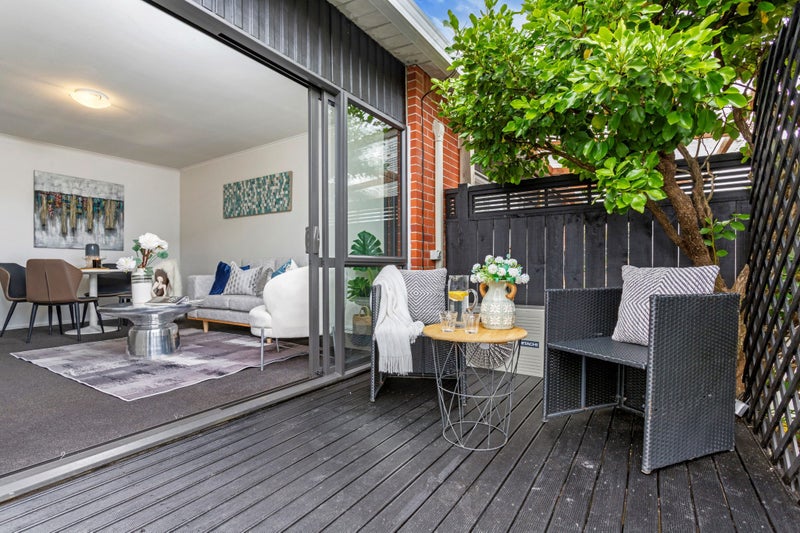 5/16 Highbury Street, Avondale, Auckland - Carousel 1