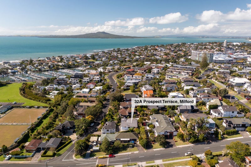 2/32 Prospect Terrace, Milford, Auckland - Carousel 1