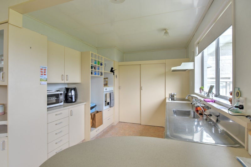 98 Broughton Street, Gore, Gore - Carousel 2