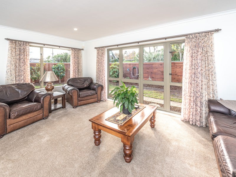 1 Perrett Drive, Otamatea, Whanganui - Carousel 2
