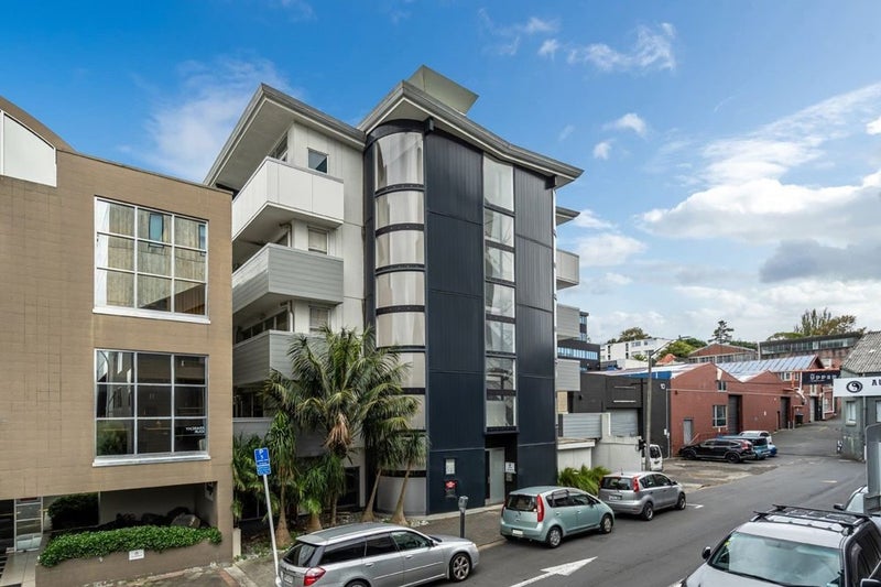 15/8 Clayton Street, Newmarket, Auckland - Carousel 2