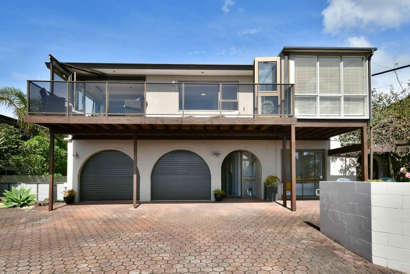 1/91 Aberdeen Road, Castor Bay, Auckland - Carousel 2