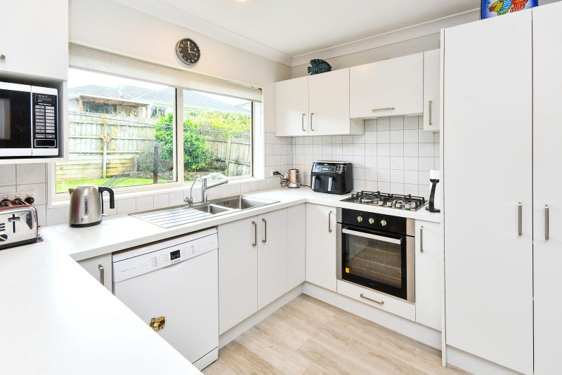 16 Menen Place, Manurewa, Auckland - Carousel 2