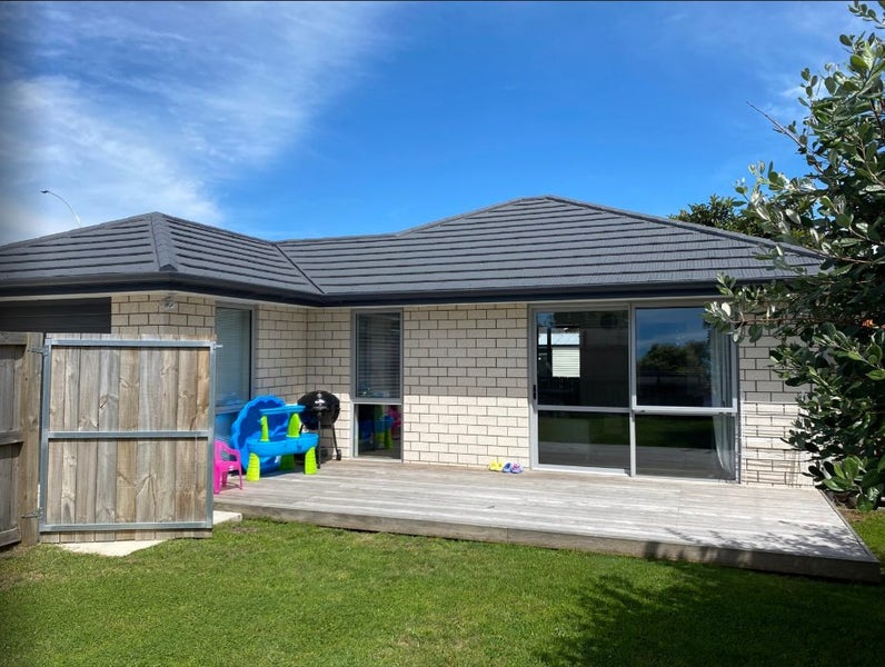 117 Cobham Drive, Hamilton East, Hamilton - Carousel 1