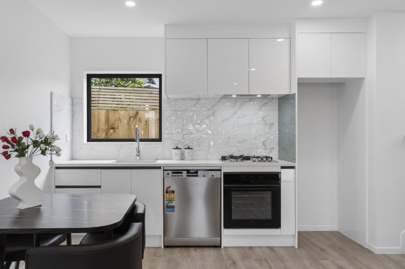 9/16 Clark Road, Pahurehure, Papakura - Carousel 1