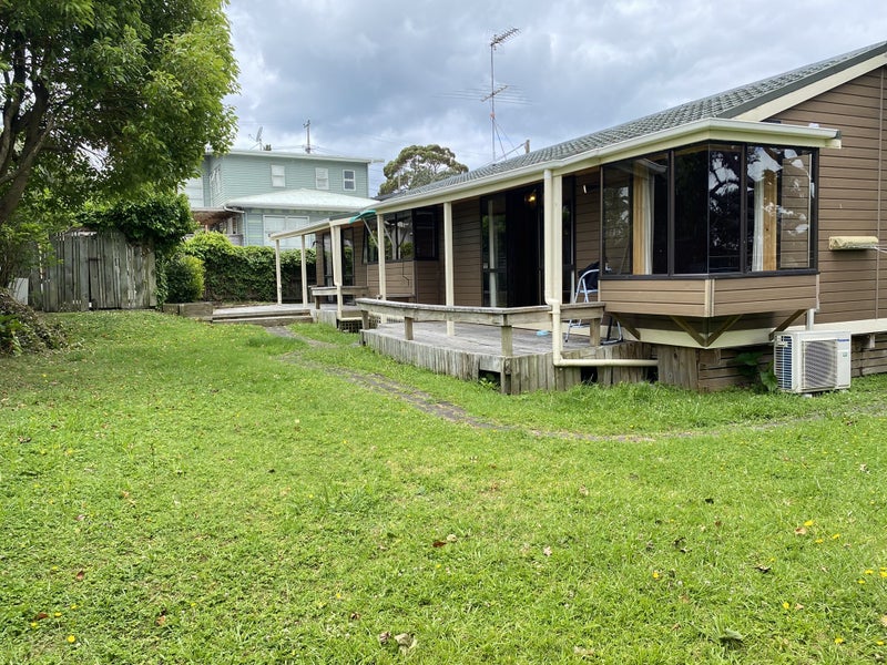 2/17 Sudan Avenue, Milford, Auckland - Carousel 1