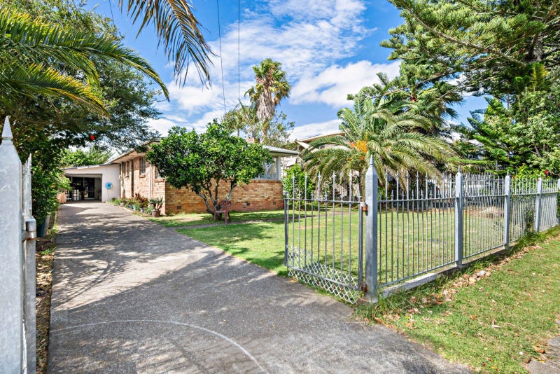 11 Hardie Street, Mangere East, Auckland - Carousel 1
