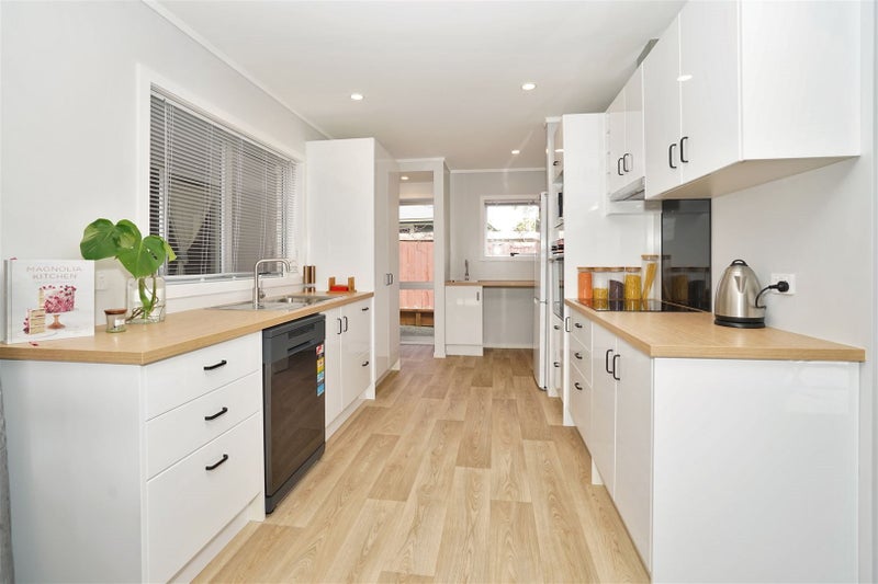 8B Richardson Road, Bader, Hamilton - Carousel 2