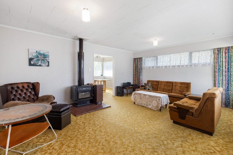 28 Edgecombe Street, Newlands, Wellington - Carousel 2