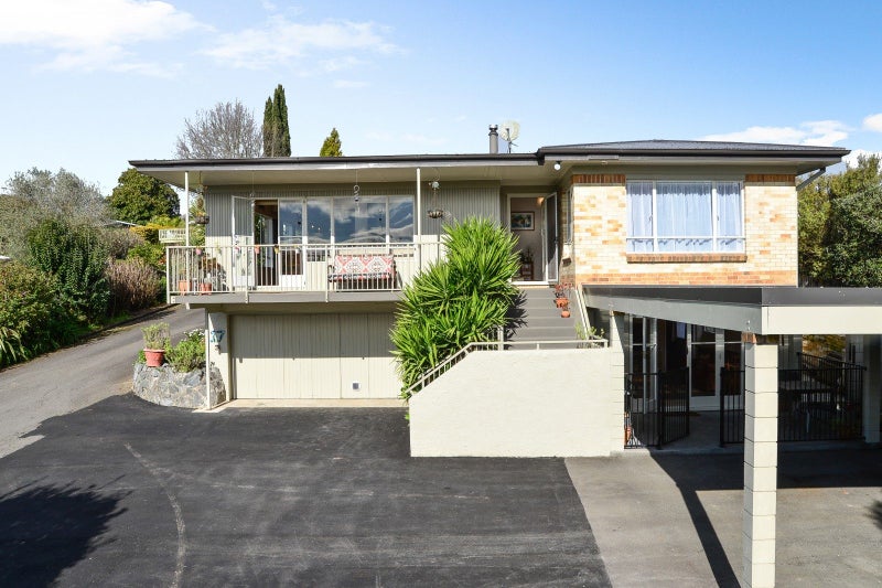 17 Hinton Avenue, Forest Lake, Hamilton - Carousel 1