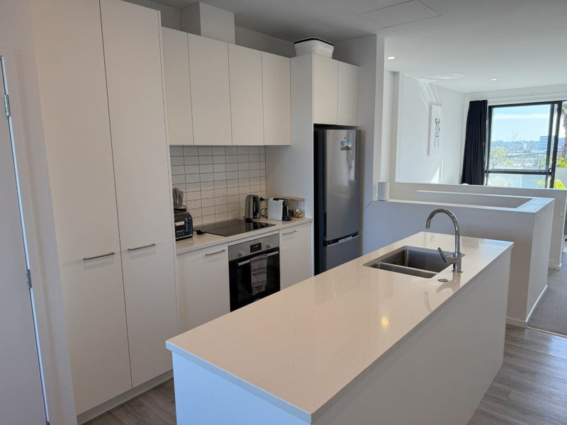 6/2 Tahuhu Road, Mount Wellington, Auckland - Carousel 2