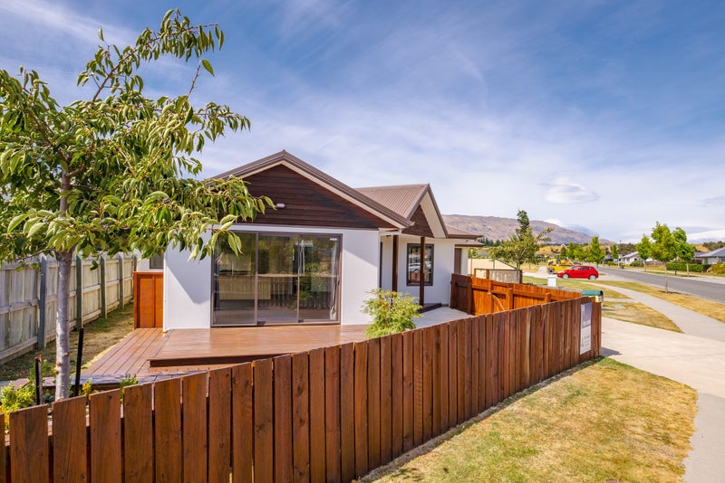 25 Sherwin Avenue, Albert Town, Wanaka - Carousel 15
