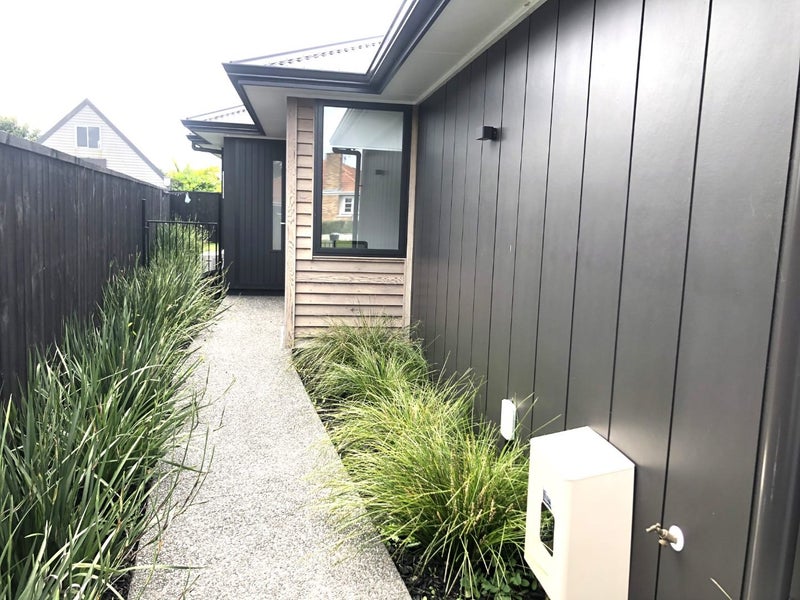 2/14 Mitcham Avenue, Forest Lake, Hamilton - Carousel 1