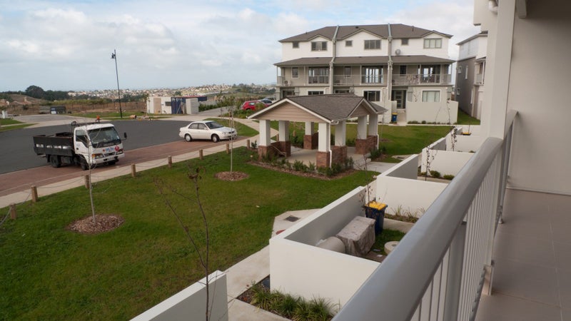 11/11 Hatfield Place, Albany Heights, Auckland - Carousel 2