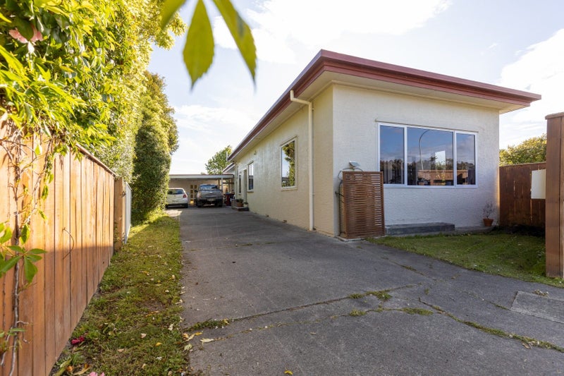 1 Williams Terrace, Fitzherbert, Palmerston North - Carousel 19