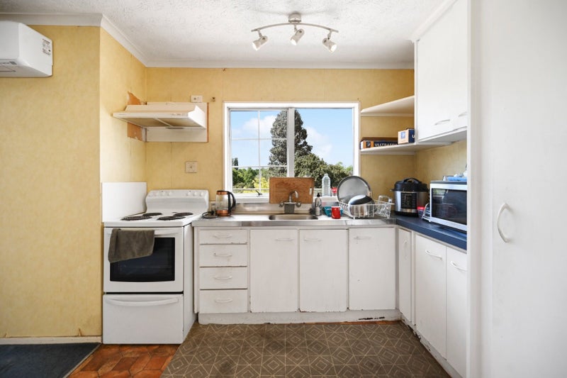 2/1243 Victoria Street, Whitiora, Hamilton - Carousel 2
