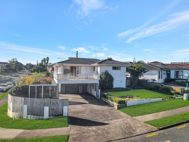 1 Vanbrugh Place, Bucklands Beach, Auckland - Carousel 1