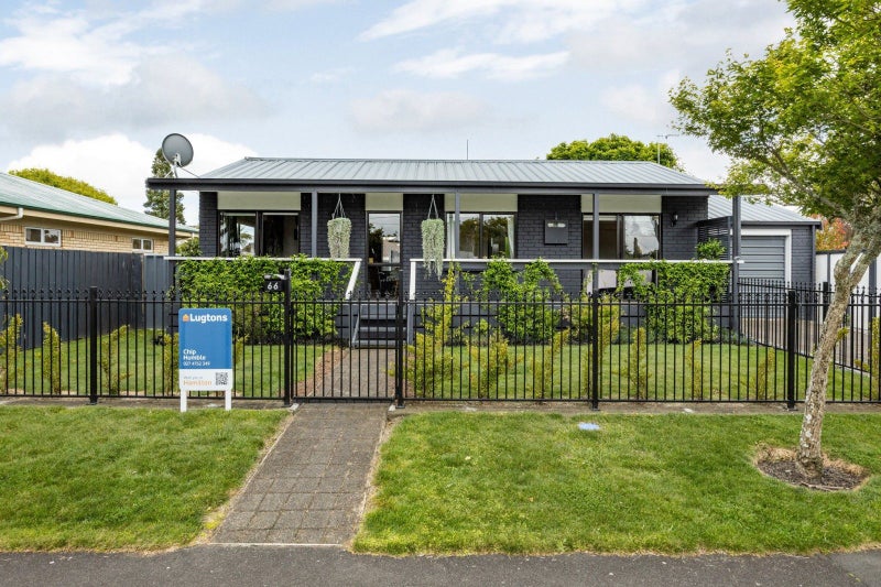 66 Queenwood Avenue, Queenwood, Hamilton - Carousel 1