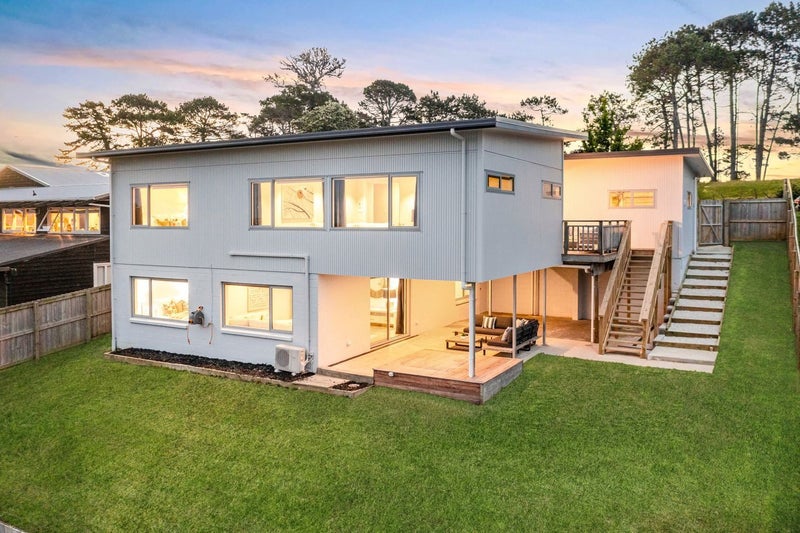 44 Grenada Avenue, Forrest Hill, Auckland - Carousel 1
