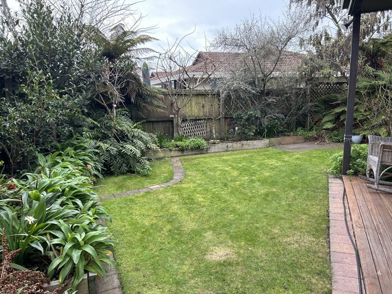 2/17 Wiggins Street, Sumner, Christchurch - Carousel 15