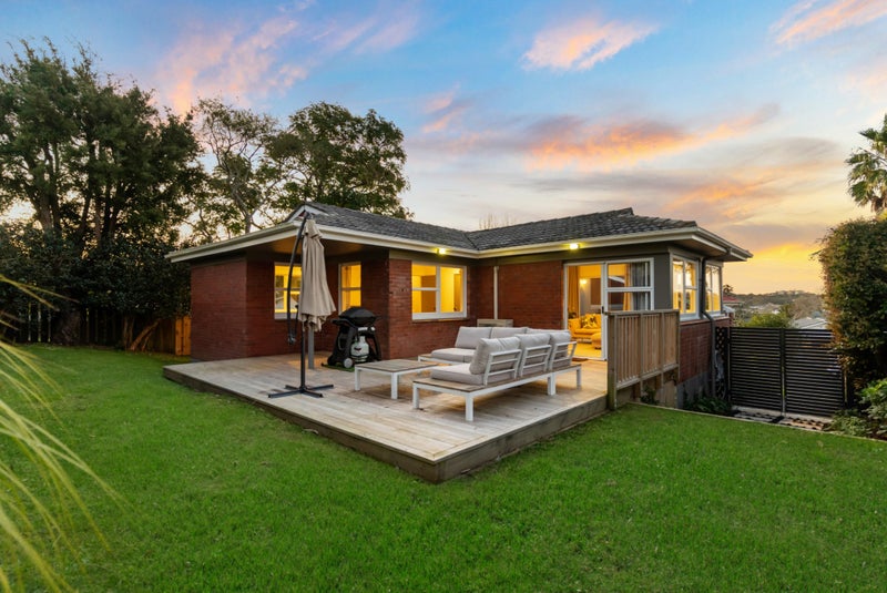 2/5 Archdall Street, Meadowbank, Auckland - Carousel 1